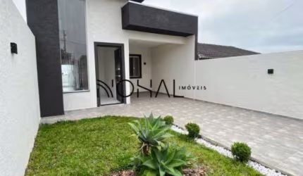 Casa para Venda em Ponta Grossa com amplo terreno/ PR no bairro Uvaranas