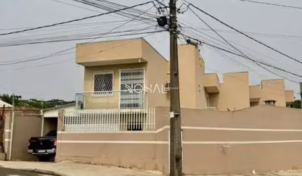 Casa semi mobiliada a venda com 2 quartos no Jardim Carvalho