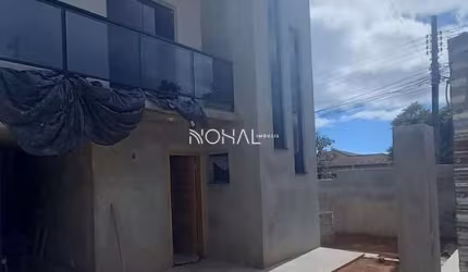 Sobrado a venda com 3 quartos sendo 1 suíte no Jardim Carvalho