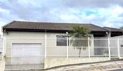 Casa térrea a venda com 3 quartos sendo 1 suíte no Bairro Boa Vista