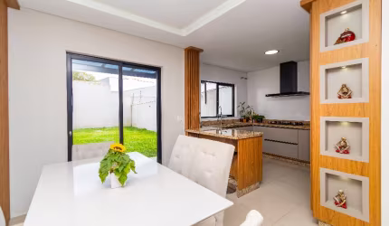 Sobrado de 3 Quartos Xaxim 132m²