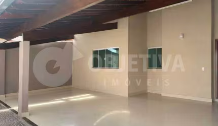 Ótima casa a venda no bairro Santa Monica em Uberlândia