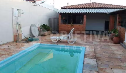 Ótima casa a venda no bairro Brasil em Uberlândia