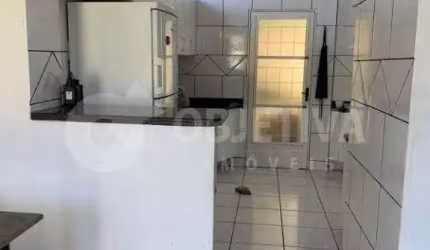 Excelente casa estilo sobrado no Bairro Tabajaras em Uberlândia