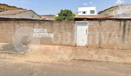 Excelente lote residencial no Bairro Jardim das Palmeiras em Uberlândia