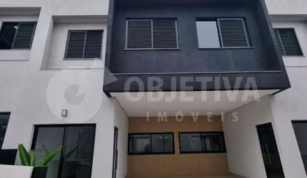 Elegante casa estilo sobrado no Bairro Jardim Karaiba zona Sul de Uberlândia