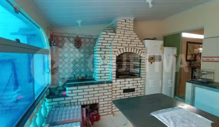 Excelente casa de esquina a venda no bairro Jardim das Palmeiras