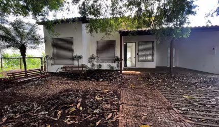 Linda Casa no melhor lugar do bairro karaiba