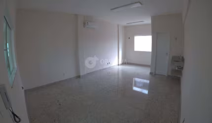 Salas comerciais no bairro Brasil para aluguel