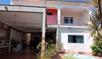 Lindo sobrado no bairro Jardim Patricia