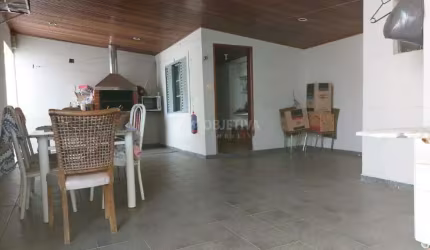 Casa de esquina no bairro Martins em Uberlândia