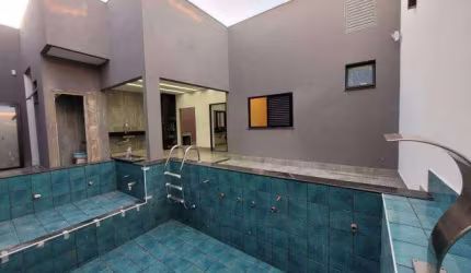 Linda casa com piscina aquecida para venda