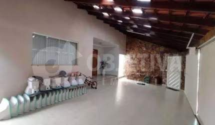 Linda casa no Bairro Santa Mônica em Uberlândia
