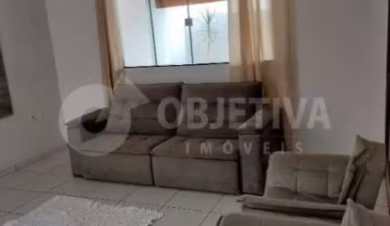 Ótima casa a venda no bairro Jardim Inconfidência em Uberlândia