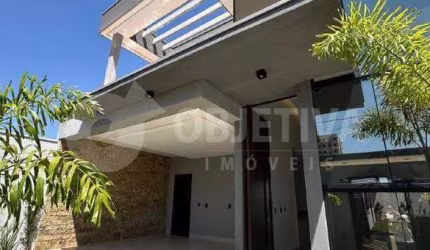 Excelente casa nova de alto padrão a venda no bairro planejado Praça Alto Umuarama em Uberlândia