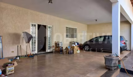 Excelente casa no Bairro Santa Monica em Uberlândia