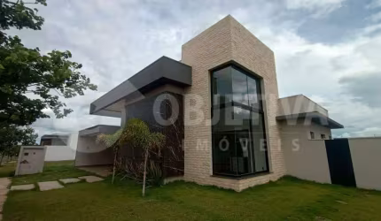 Casa Térrea de Luxo A Venda com Integração Excepcional - Condomínio Arts Em Uberlândia