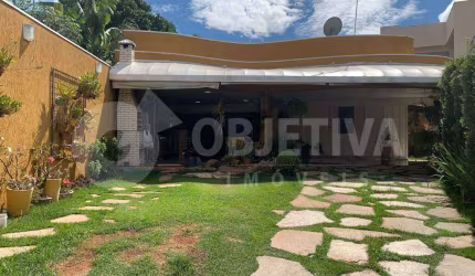 Excelente casa a venda no Bairro Jardim Patrícia em Uberlândia