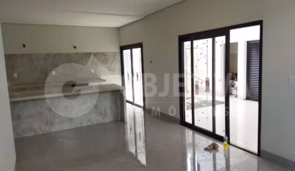 Excelente casa estilo sobrado no Quinta Alto Umuarama em Uberlândia
