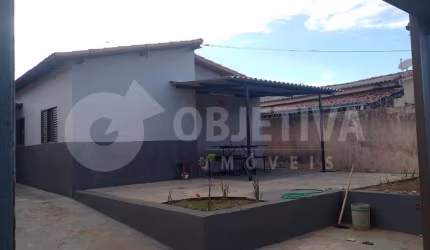 Casa A Venda no Bairro Santa Mônica em Uberlândia