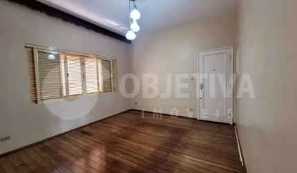Excelente apartamento térreo amplo a venda no Centro de Uberlândia