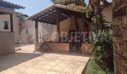Excelente casa a venda no bairro Custódio Pereira em Uberlândia
