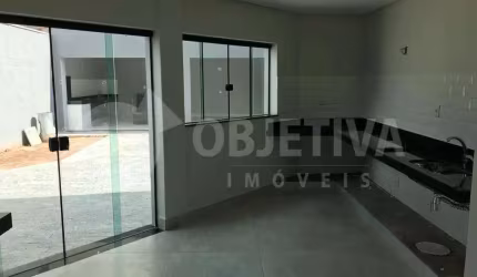 Oportunidade Única: Sobrado de 2 Andares à Venda no Nova Uberlândia