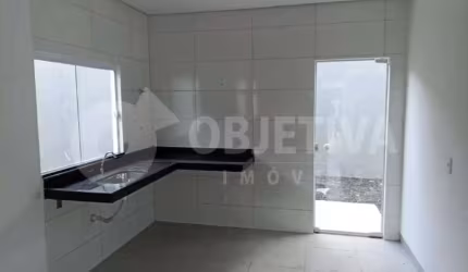 Excelente casa reformada e modernizada a venda no bairro São Jorge em Uberlândia