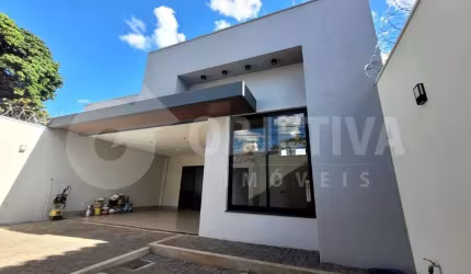 Casa à venda, 3 quartos, 3 suítes, 2 vagas, VIGILATO PEREIRA - UBERLANDIA/MG