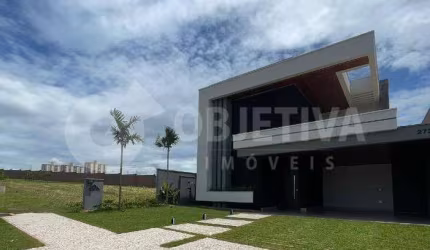 Casa em Condomínio à venda, 4 quartos, 4 suítes, 4 vagas, CONDOMÍNIO TAMBORÉ - UBERLANDIA/MG
