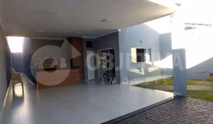 Casa à venda, 4 quartos, 1 suíte, 2 vagas, JARDIM EUROPA - UBERLANDIA/MG