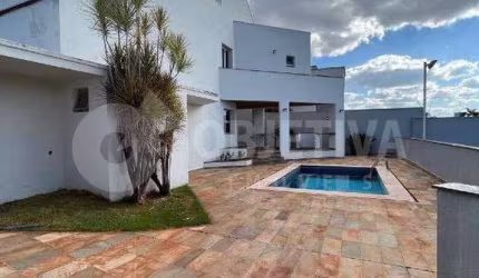 Casa à venda, 4 quartos, 1 suíte, 4 vagas, MORADA DA COLINA - UBERLANDIA/MG
