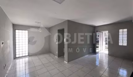 Excelente Casa Comercial na região central de Uberlândia disponível para Aluguel