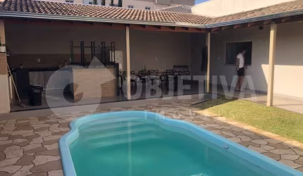 Casa à venda, 3 quartos, 1 suíte, 2 vagas, SANTA MONICA - UBERLANDIA/MG