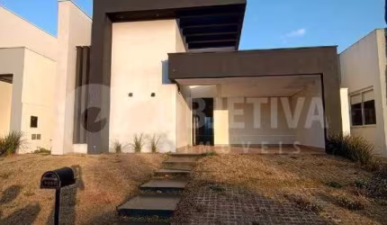 Excelente Casa disponível para a venda na Zona Sul de Uberlândia no Condomínio Varanda Sul