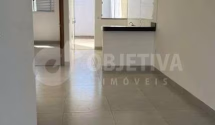 Casa à venda, 2 quartos, 1 suíte, 2 vagas, MORUMBI - UBERLANDIA/MG