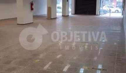 Excelente Loja comercial no Hiper Centro de Uberlândia em frente a praça tubal vilela disponível para aluguel