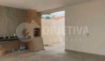 Casa à venda, 3 quartos, 2 suítes, 2 vagas, SEGISMUNDO PEREIRA - UBERLANDIA/MG