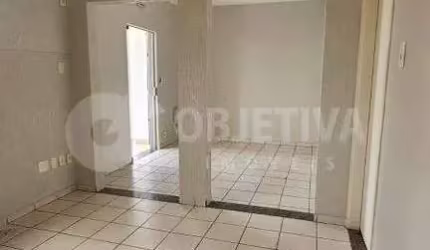 Excelente casa comercial no centro de Uberlândia em avenida comercial disponível para aluguel