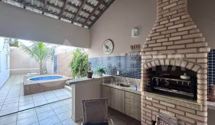 Casa à venda, 4 quartos, 2 suítes, 4 vagas, JARDIM KARAIBA - UBERLANDIA/MG