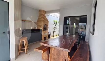 Casa para aluguel, 3 quartos, 1 suíte, 4 vagas, JARDIM COLINA - UBERLANDIA/MG