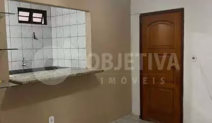 Casa à venda, 3 quartos, 1 suíte, 2 vagas, PLANALTO - UBERLANDIA/MG