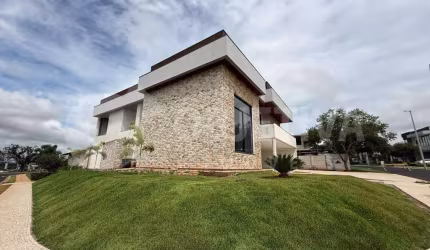 Casa em Condomínio à venda, 5 quartos, 5 suítes, 4 vagas, Jardim Versailles - UBERLANDIA/MG