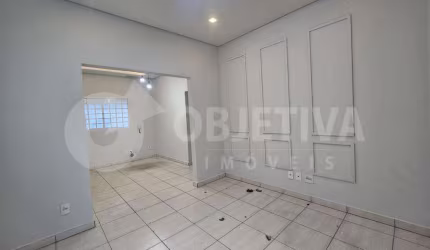 Excelente imóvel comercial está disponível para locação no bairro Lídice em Uberlândia