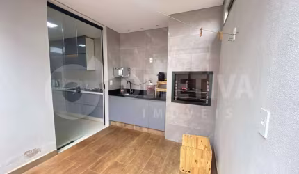Casa em Condomínio à venda, 3 quartos, 1 suíte, 2 vagas, CONDOMÍNIO TERRA NOVA 3 - UBERLANDIA/MG