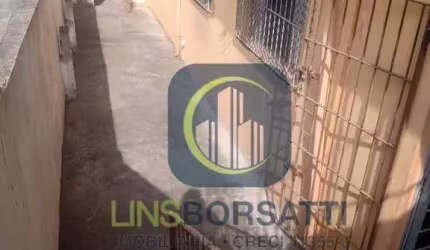 CASA COM 02 DORMITORIOS