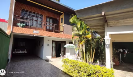 Casa a venda  – 398m² - 4 quartos – 4 banheiros – 2 suíte - 4 vagas