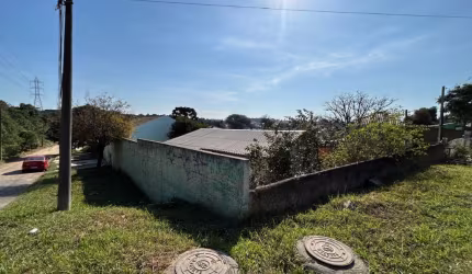 Terreno de esquina comercial, contendo 1 sobrado e 1 casa de madeira - Santa Cândida