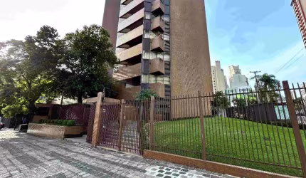 Lindo apartamento dom 4 quartos, 4 vagas - Juvevê - Curitiba