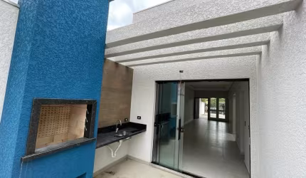 Excelente casa em Itapoá/SC - 3 quartos – 1 suíte - 2 banheiros